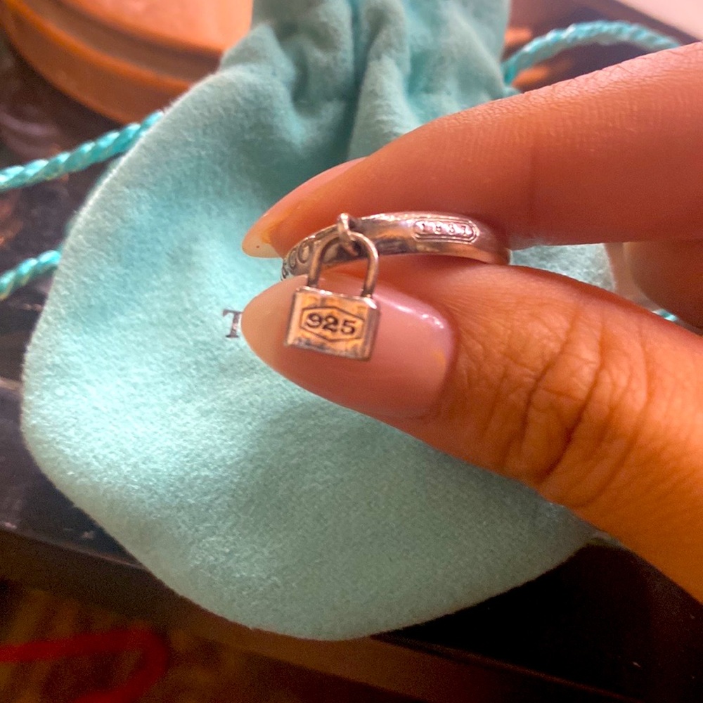 Authentic Vintage Tiffany and Co Ring 💙